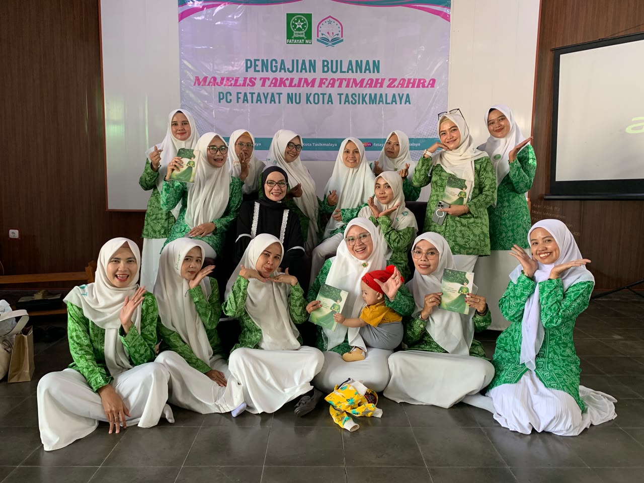 Bedah Buku "Menata Keadilan Gender dari Rumah", Fatayat NU Tasikmalaya Dorong Perempuan Muda Terus Berkarya